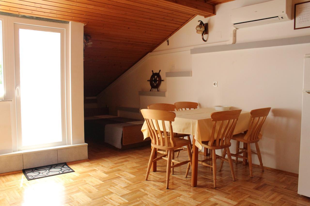 Biro App 4+1 Pax Apartment Crikvenica Bagian luar foto